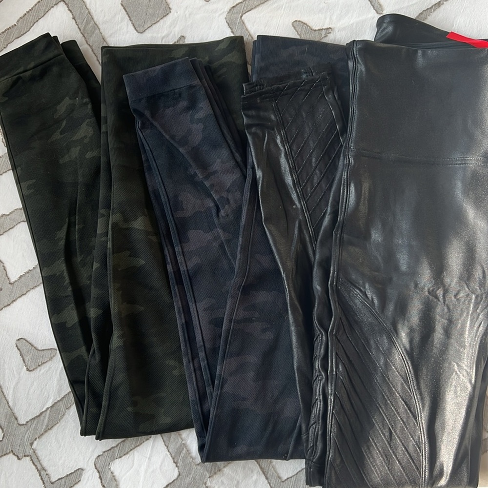 Spanx Legging Bundle Sz Medium Seamless/Leather - image 1